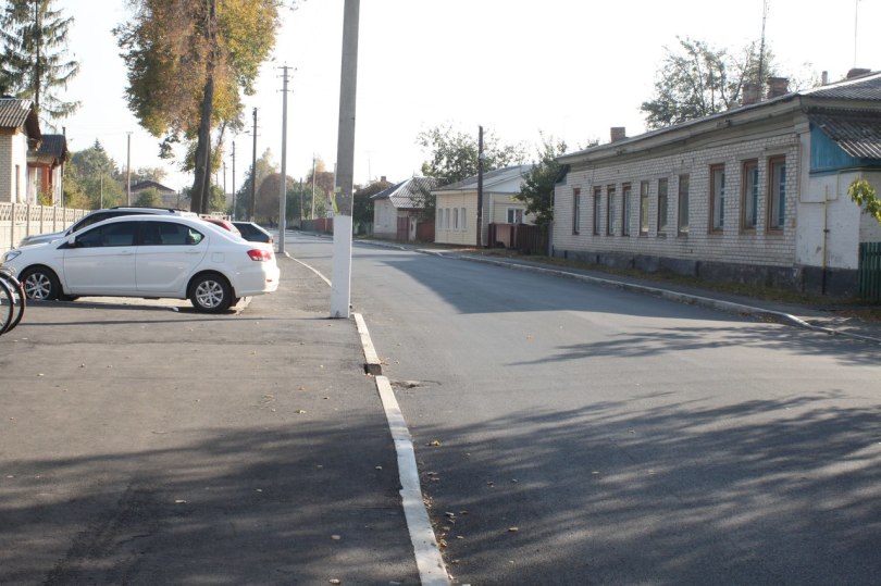 Капітальний ремонт дороги зробили по вулиці Урицького в Мені. Фото