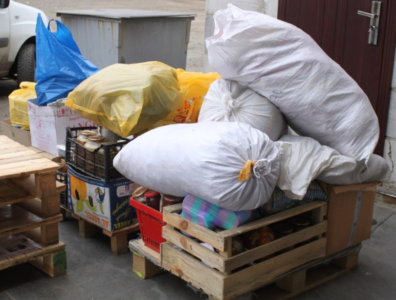 Вчора киселівська громада допомогла продуктами військовим Менщини