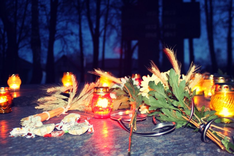 У Мені запалили свічки пам&rsquo;яті жертв Голодомору. Фото