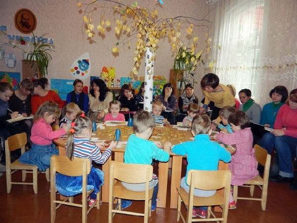 У дитсадку імені Щорса пройшло засідання Клубу “Творчість”. Фото
