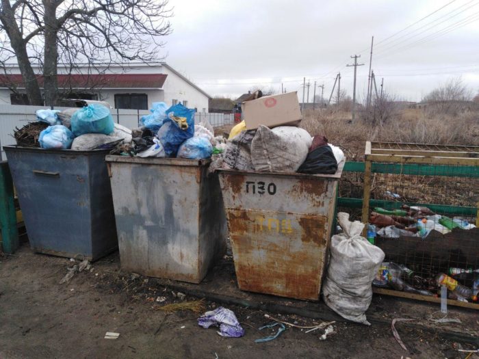 ПОВІДОМЛЕННЯ ЧИТАЧА. &ldquo;Не викидайте листя та гілки у контейнери для твердих побутових відходів&rdquo;