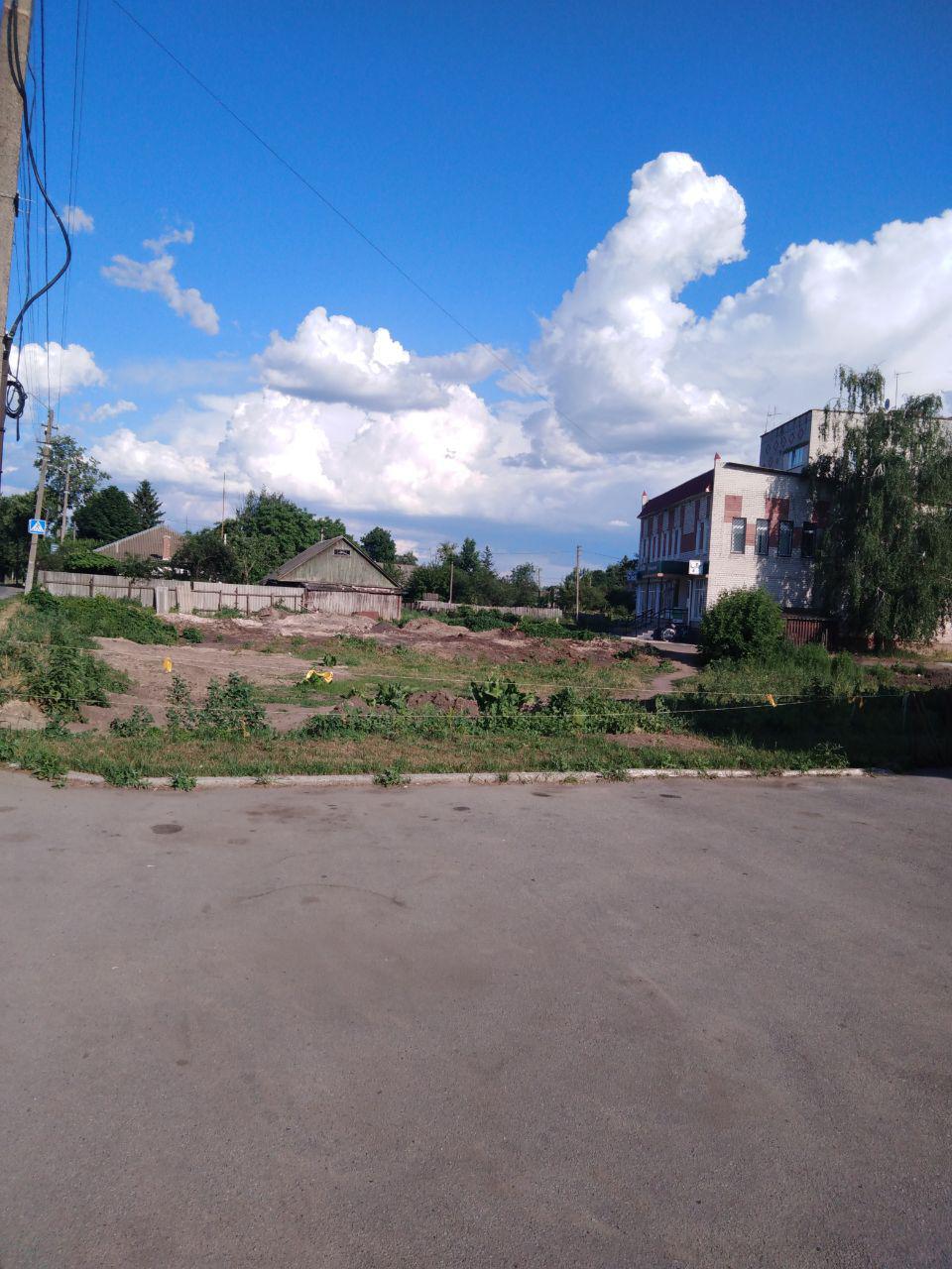 ПОВІДОМЛЕННЯ ЧИТАЧА. &ldquo;Що будують за &ldquo;Каскадом?&rdquo;