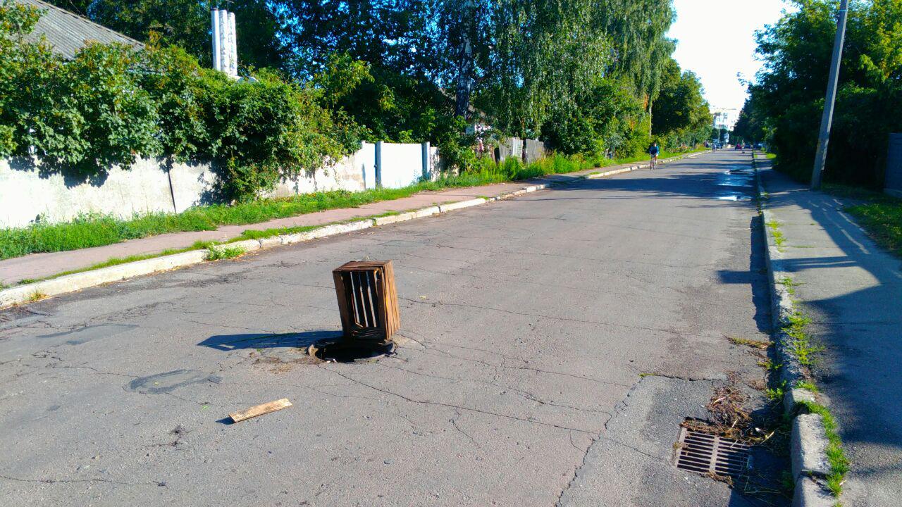 ФОТОФАКТ. Відсутній люк по вулиці Армійській