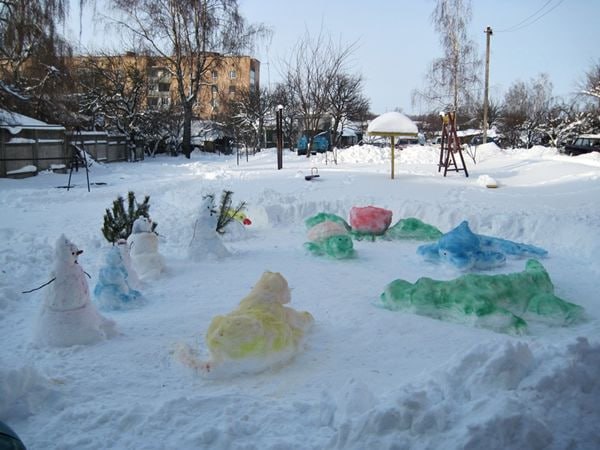 ЦЕЙ ДЕНЬ В ІСТОРІЇ МЕНЩИНИ. Сніговий зоопарк руками вчителя