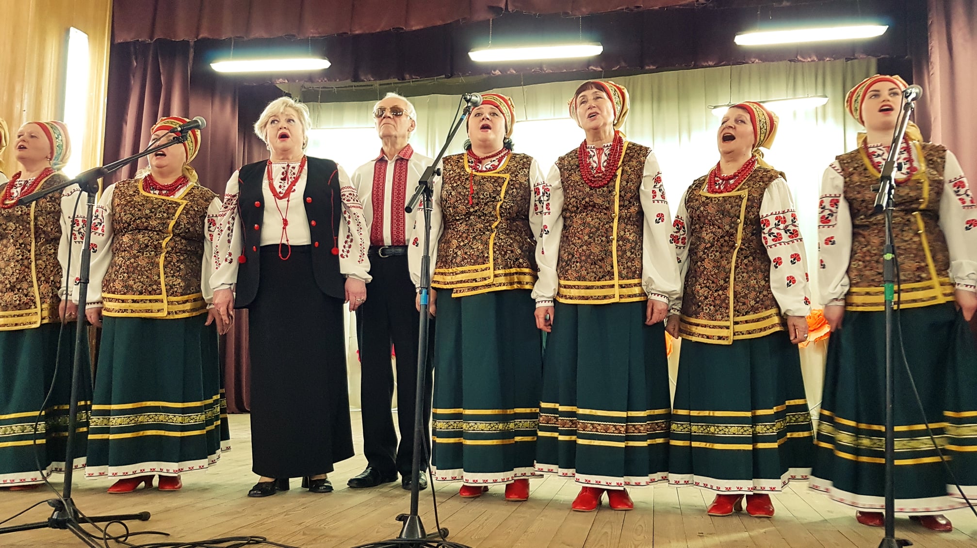 МІСЦЕВІ. Олексій Бакута: “Можливо, я старомодний трохи, але сучасні музичні шлягери, де текст повторюється 150 разів, не сприймаю абсолютно – в них немає ні душі, ні мелодії”