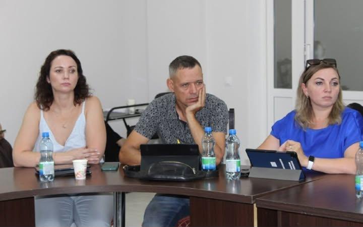 Менська міськрада розподілила піврічний бюджет та змінила структуру шкіл громади
