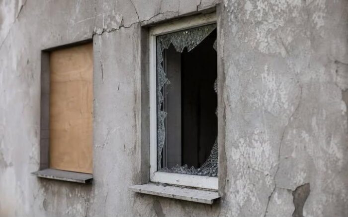У Менській громаді постраждалим від обстрілів видають будівельні матеріали та гумдопомогу