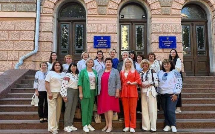 Представниці Менської громади взяли участь у навчальному візиті до Чернівецької області